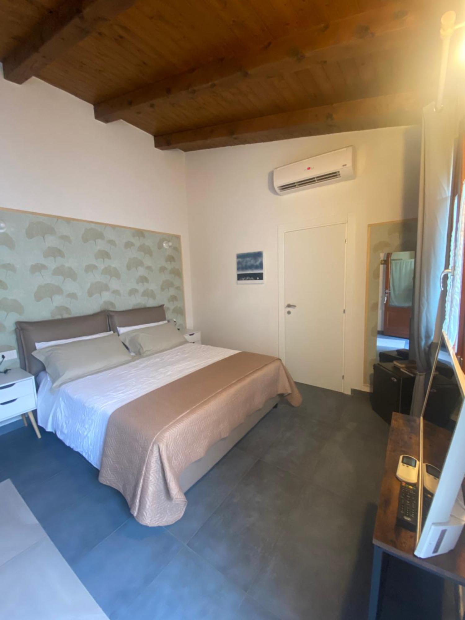 Hotel Casa Raffaela Marina Di Pisa Exterior foto